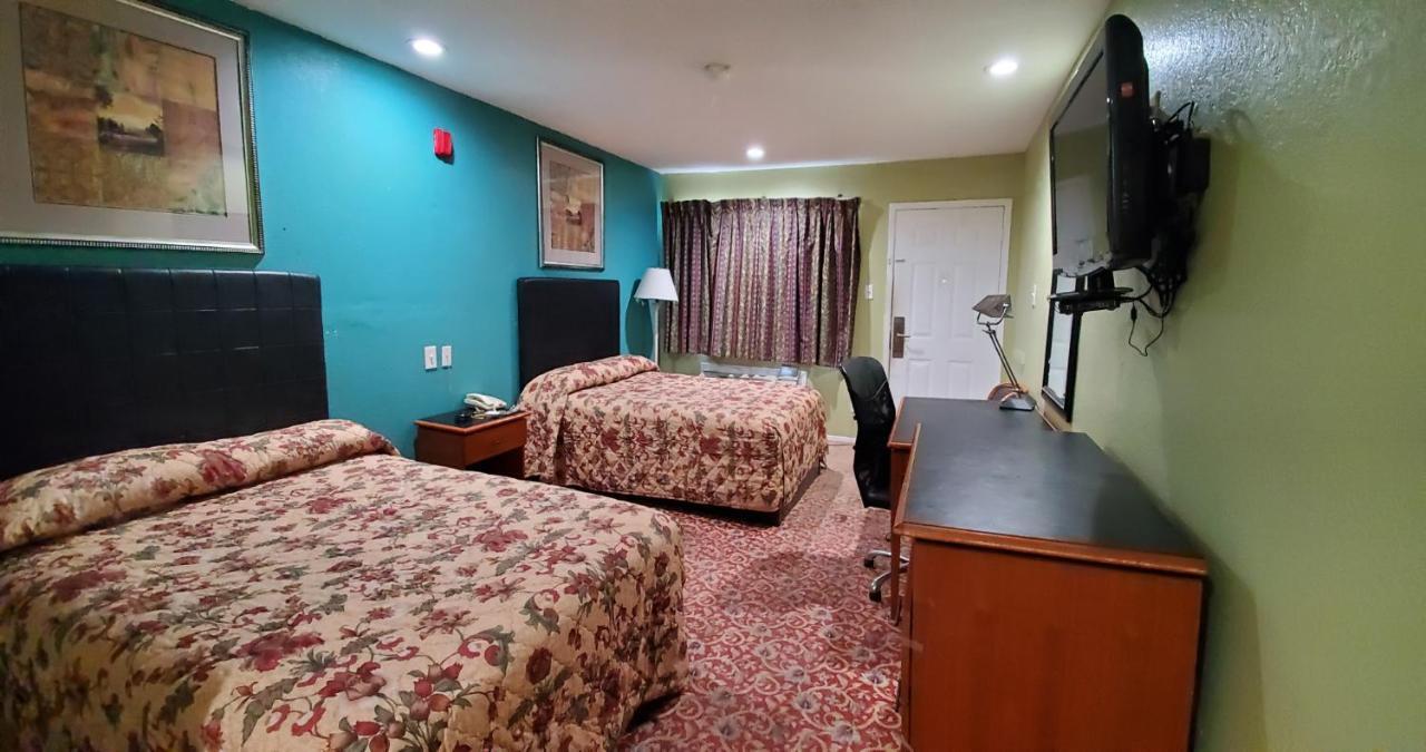 Knights Motel 2*